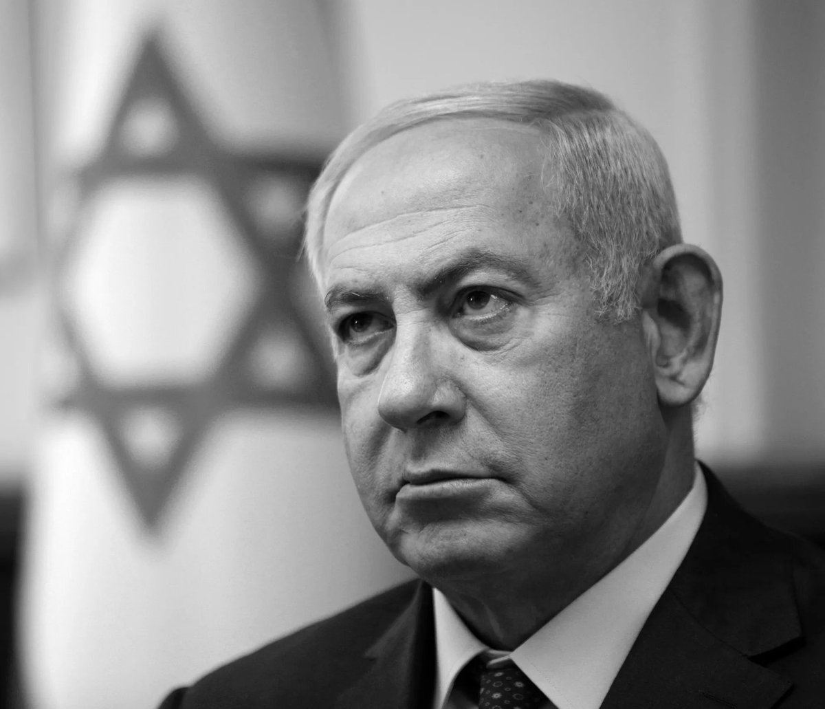 Zamane firavunu, çocuk katili, Müslüman düşmanı, katıksız orospu çocuğu!