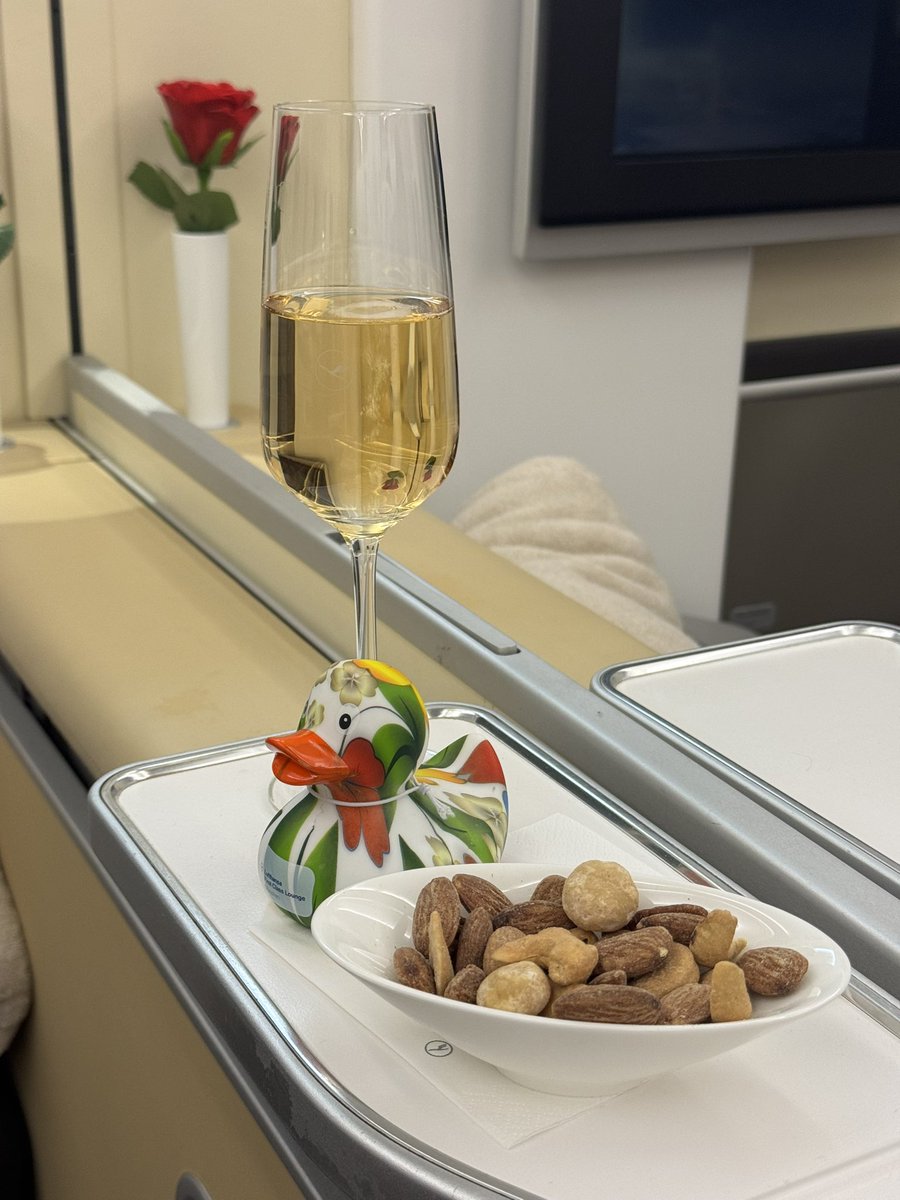 88888Human tweet media