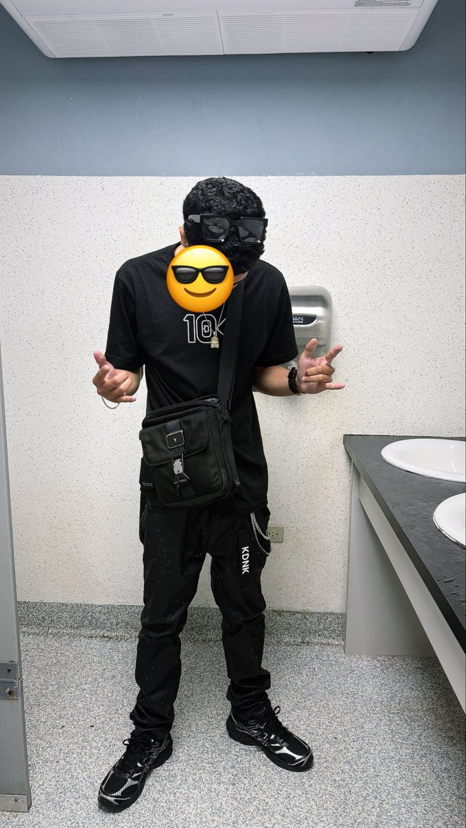 😎 (@yaniell_23) on Twitter photo 