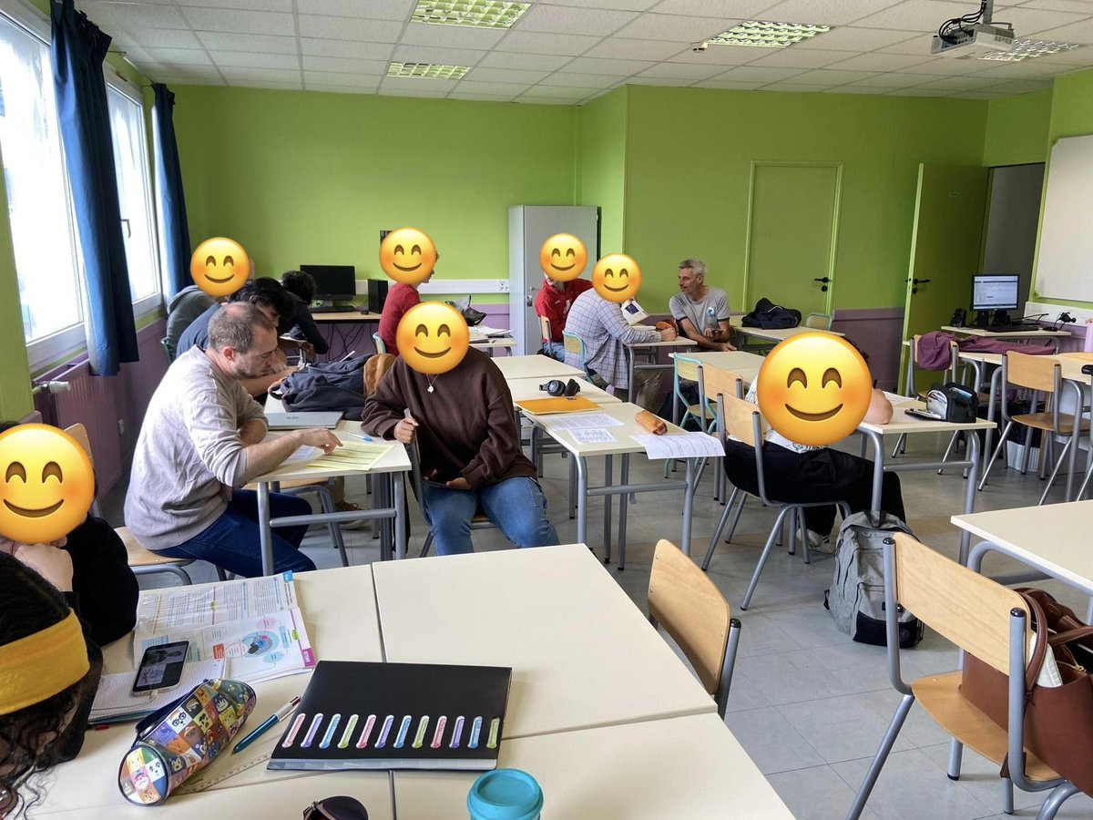 [Expérimentation] 1⃣heure de Spécialité est 🤝mutualisée par plusieurs disciplines📔 au microlycée 🏫pour faire travailler 🛠️les Terminales autrement et leur apprendre l’autonomie 👤en prévision ⏳du post bac 🎓: c’est l’étude de Spécialité. #perseverancescolaire