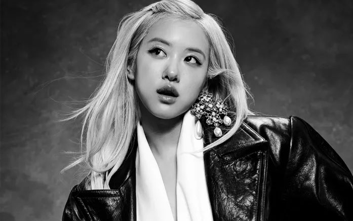 ROSÉ becomes the first K-Pop artist to win a #BRIT award.