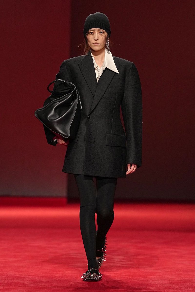 I’ve said it before but, Louise Trotter’s Bottega woman is so damn chic.