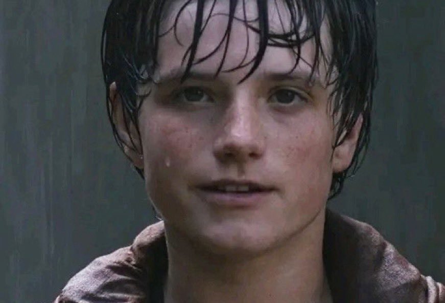 ReddCinema's tweet photo. 'Bridge to Terabithia' is 19 years old today. https://t.co/fRnHVzjIdX