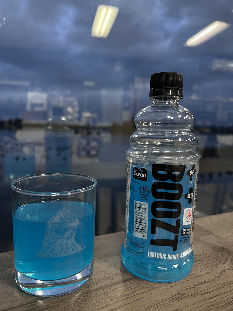 今日のモーニングドリンクは、 『BOOZT BLUEBERRY FLAVOUR』です