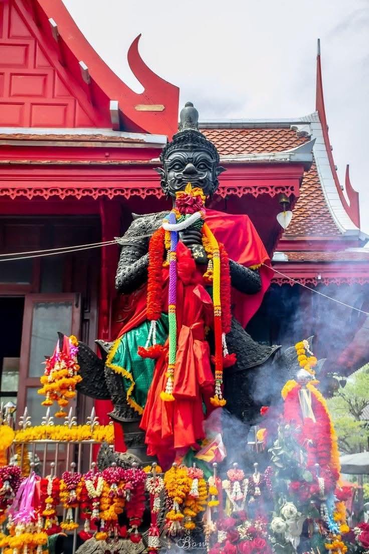 ตื่นมาเช้านี้🌞
ปู่เวสสุวรรณขึ้นหน้า feed ใคร 
#ผู้นั้นจะโชคดีมาก
ผู้ที่มีวาสนาต่อกันจะพบเห็นท่าน และ รู้สึกถูกชะตา

จงขอพรให้แก่ตนเอง และ ครอบครัว
ขอให้ลูกรวยรอดปลอดภัยมีชัยชนะและสำเร็จทุกด้าน...ทุกภารกิจงานทั้งปวง

เวสสะ พุสะ พุธัง อะระหังพุทโธ 
ท้าวเวสสุวรรณโณ  นะโมพุทธายะ