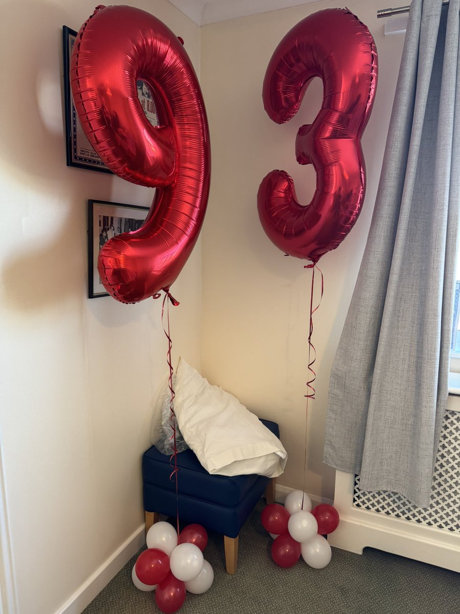 StreekySimeGuernsey tweet media