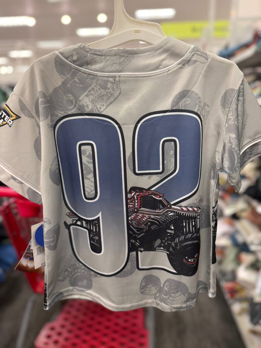 Hesssydd's tweet photo. Monster Jam mamas, where you at?! 🏁💙 Who’s got a little monster truck fan at home? Drop your kiddo’s favorite truck below! 🚜🔥

#target #targetfinds #monsterjam #monstertruck

🔗 https://t.co/QaskrGVtdl #ad https://t.co/yzeK2gKIhH