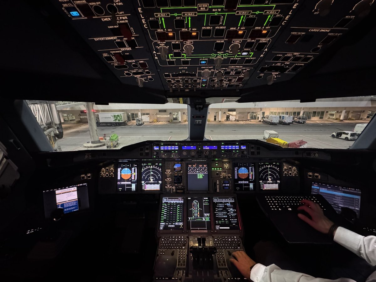 88888Human tweet media