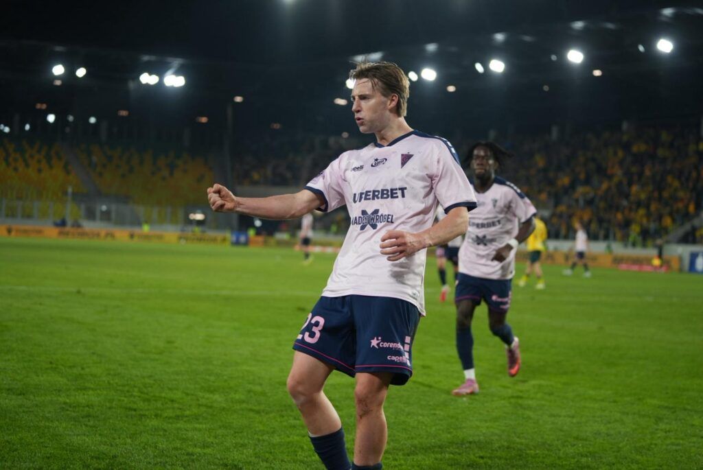 GKS Katowice - Górnik Zabrze 3:1 Śląski Klasyk znowu dla gospodarzy 

roosevelta81.pl/gks-katowice-g…