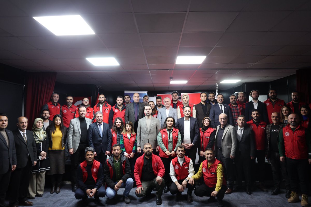 GSB_Van's tweet photo. Kampüs İftarları 2026 🌙

Gençlerle aynı masada Ramazan’ın bereketini, paylaşmanın güzelliğini birlikte yaşadık.😊

Geriye bol tebessüm, güzel anlar ve hatıralar kaldı.📸

📍 Van Yüzüncü Yıl Üniversitesi https://t.co/rfgdGWw7Si