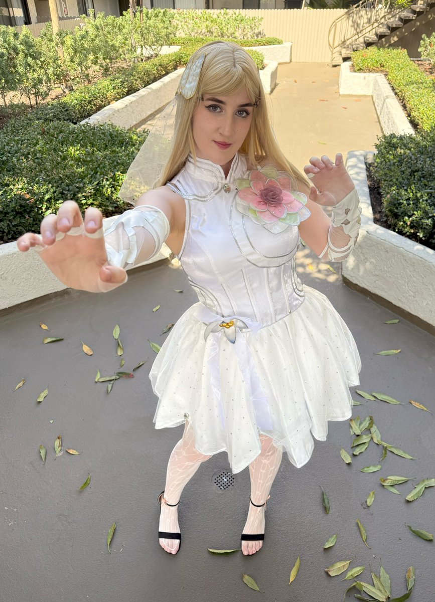 "They'll never see me coming…" 💙
#marvelrivals #cosplay #suestorm #marvelcosplay #suestormcosplay #invisiblewomancosplay