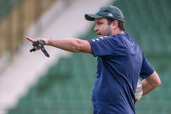 BrennoBeretta's tweet image. Daniel Paulista é um dos nomes em pauta no #Guarani. Como o #Goiás avançou para a final do Estadual agora a pouco, possibilidade de contratar o treinador fica mais difícil. Fabio Matias segue sendo uma boa possibilidade. Ambos são os principais alvos do Bugre! #MercadoDaBola