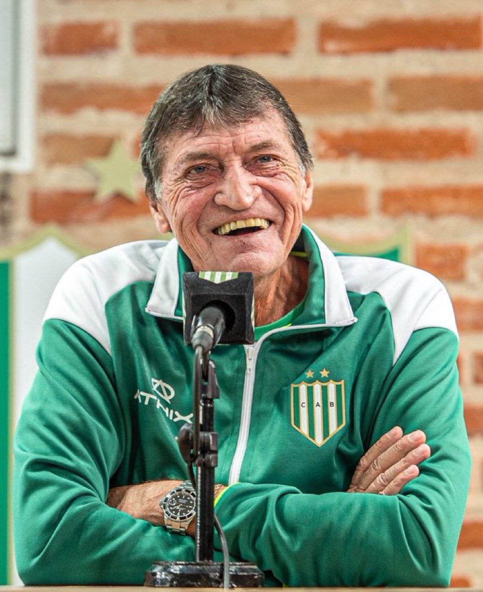AtaqueFutbolero's tweet photo. 🚨🇦🇷 Julio César Falcioni es el NUEVO DT DE ATLÉTICO TUCUMÁN, a sus casi 70 años.

[@GerGarciaGrova] https://t.co/jWJnz5vni3