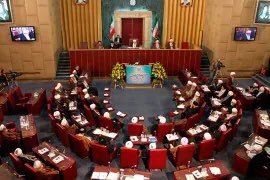 تبغون الصراحة :

الخبير العسكري الإيراني الذي أشار على #إيران بقصف السعودية ودول الخليج هو بنسبة 90 % يعمل لصالح الموساد أو بنسبة 10 % عبيط 

لأنه منح الضوء الأخضر لأمريكا لتستخدم قواعدها في المنطقة لضرب إيران بعد أن كانت دول المنطقة معارضة  قبل القصف ..!!
#مراهقة_عسكرية