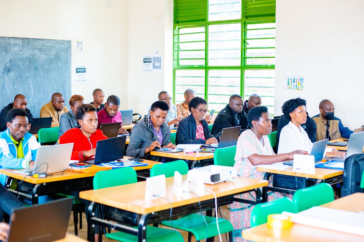 REBRwanda's tweet photo. Through the ongoing CPD-ITMS training, STEM tutors are strengthening content knowledge, enhancing pedagogical skills, and integrating ICT and laboratory-based learning into Mathematics and Science teaching to improve the quality and effectiveness of STEM education in TTCs. https://t.co/anG08PdXam