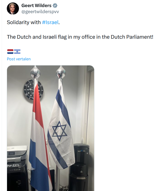 Waarom hangt er een Israëlische vlag in het partijkantoor van een 'Nederlandse' partij? Bij FVD kennen we maar één loyaliteit: Nederland. Wij laten ons buitenlandbeleid niet dicteren door vreemde mogendheden of lobby’s. Kies voor echte soevereiniteit, niet voor verraders. 🚫🇮🇱