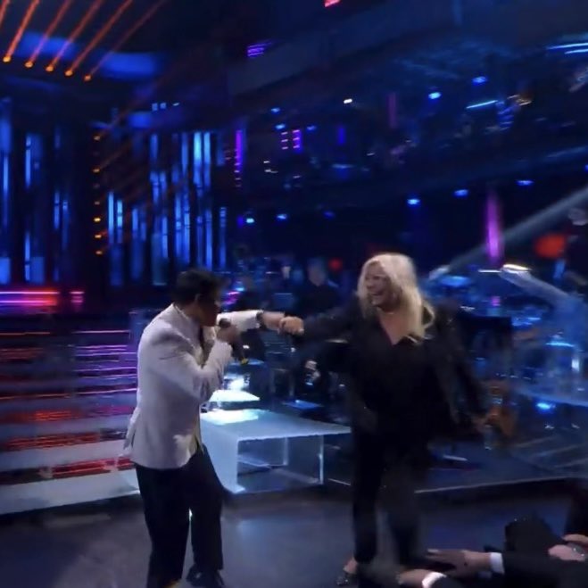 Righetto01's tweet photo. Devo ancora riprendermi #Sanremo2026 https://t.co/4FKUySOjMt