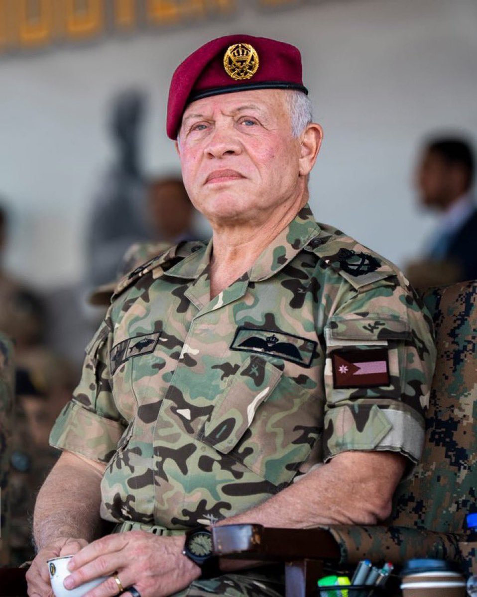 al39e_q8's tweet photo. البطل الذي صان الامانة 
وحفظ المملكة الاردنية الهاشمية 
بحكمة واتزان 

الله يحفظه ويطول بعمرة https://t.co/KUKzrD8gYc