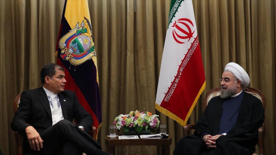 conejo_oligarca's tweet photo. ¿PORQUÉ EL CORREISMO ADORA A LA DICTADURA DE IRÁN?

Porque Rafael Correa siempre buscó una amistad con dictadores y dictaduras. No me creen? Miren estas fotos entre Rafael Correa y el Ayatolla que ahora está en el infierno, haciéndole compañía a Fidel Castro 👇 https://t.co/gNZSGMhY8D