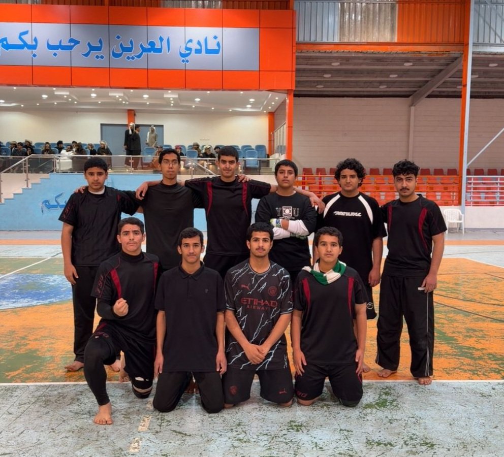 AreenClub's tweet photo. في المباراة الثانية للدورة الرمضانية لكرة القدم للصالات بنادي #العرين التقى  فريق الزعيم وفريق النخبة ، وانتهت بفوز فريق الزعيم بستة أهداف مقابل هدفين لفريق النخبة.
#أجاويد4 
#ظهران_الجنوب https://t.co/uWxyquiiUV