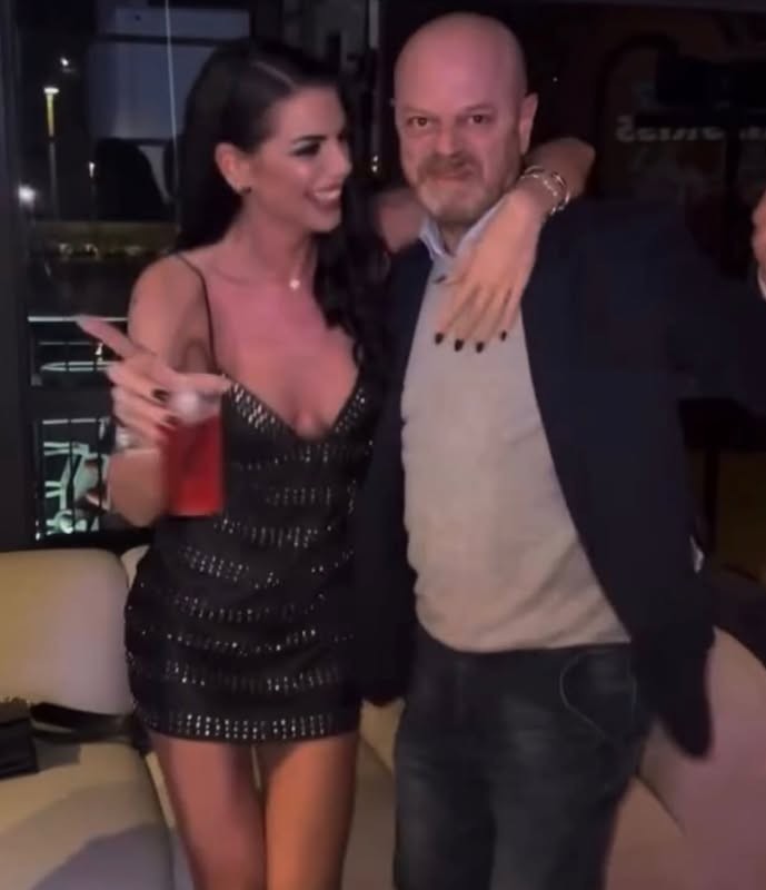 Il primo grande amore di una figlia, l'ultimo grande amore di un papà #fiorde 
#casakisskiss ❤️