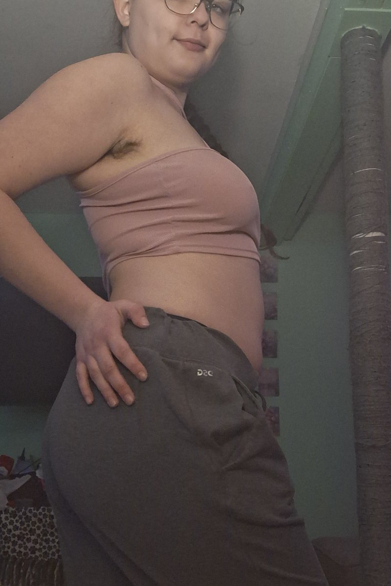 jd10260's tweet photo. Saturday + drunk + live on my free OnlyFans = the only plans you need.🥂Tips control the fun. Come hop in :) https://t.co/86Q1PPCmhd