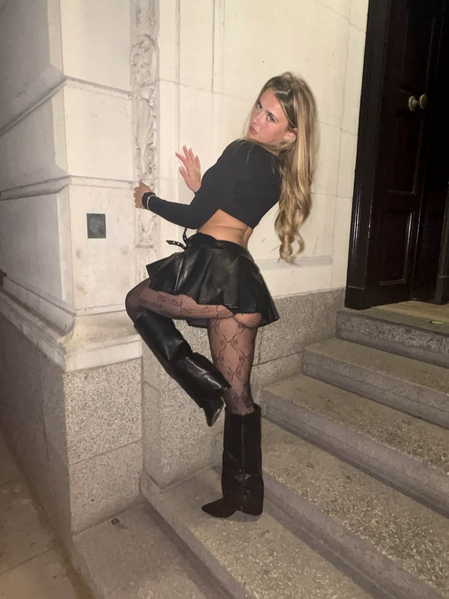 Using and abusing men for the plot twist😏