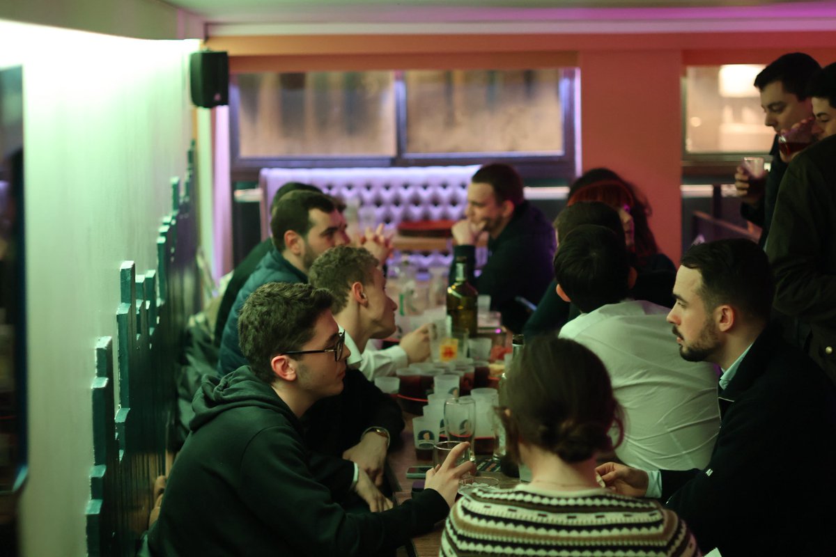 Samedi militant bien rempli : 
Boitage ☑️ 
Banderole ☑️ 
Cohésion 🍺 

Bonne fin de campagne à <a href="/TimBouzon/">Tim Bouzon</a> à Décines-Charpieu et merci au <a href="/RNJ_Rhone69/">RNJ Rhône</a> pour cette journée 👌🏻
