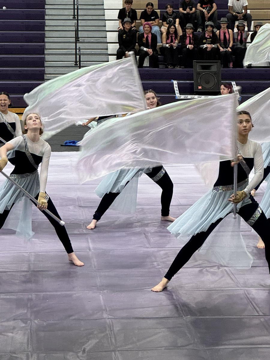 boulder_hs's tweet image. On the floor…
Into the Light — dramatic music, powerful movement, emotion in every phrase. The flags flew. The storytelling was bold. The performance? Captivating.
#bchs41 #bchswinterguard #IntoTheLight #PerformanceDay #EaglePride