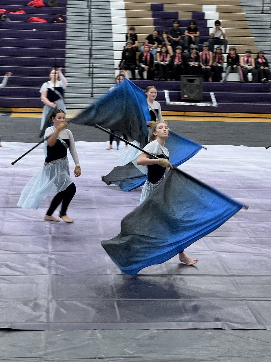 boulder_hs's tweet image. On the floor…
Into the Light — dramatic music, powerful movement, emotion in every phrase. The flags flew. The storytelling was bold. The performance? Captivating.
#bchs41 #bchswinterguard #IntoTheLight #PerformanceDay #EaglePride