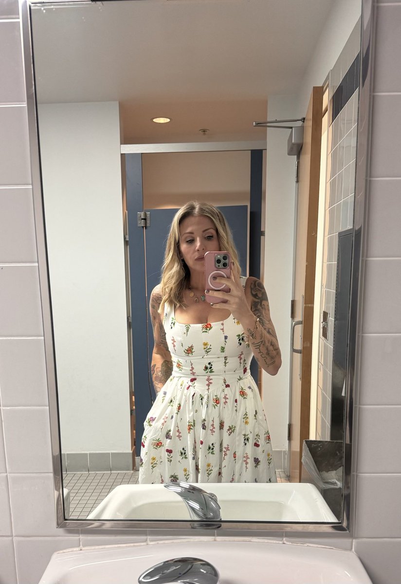 Emily ™ tweet media