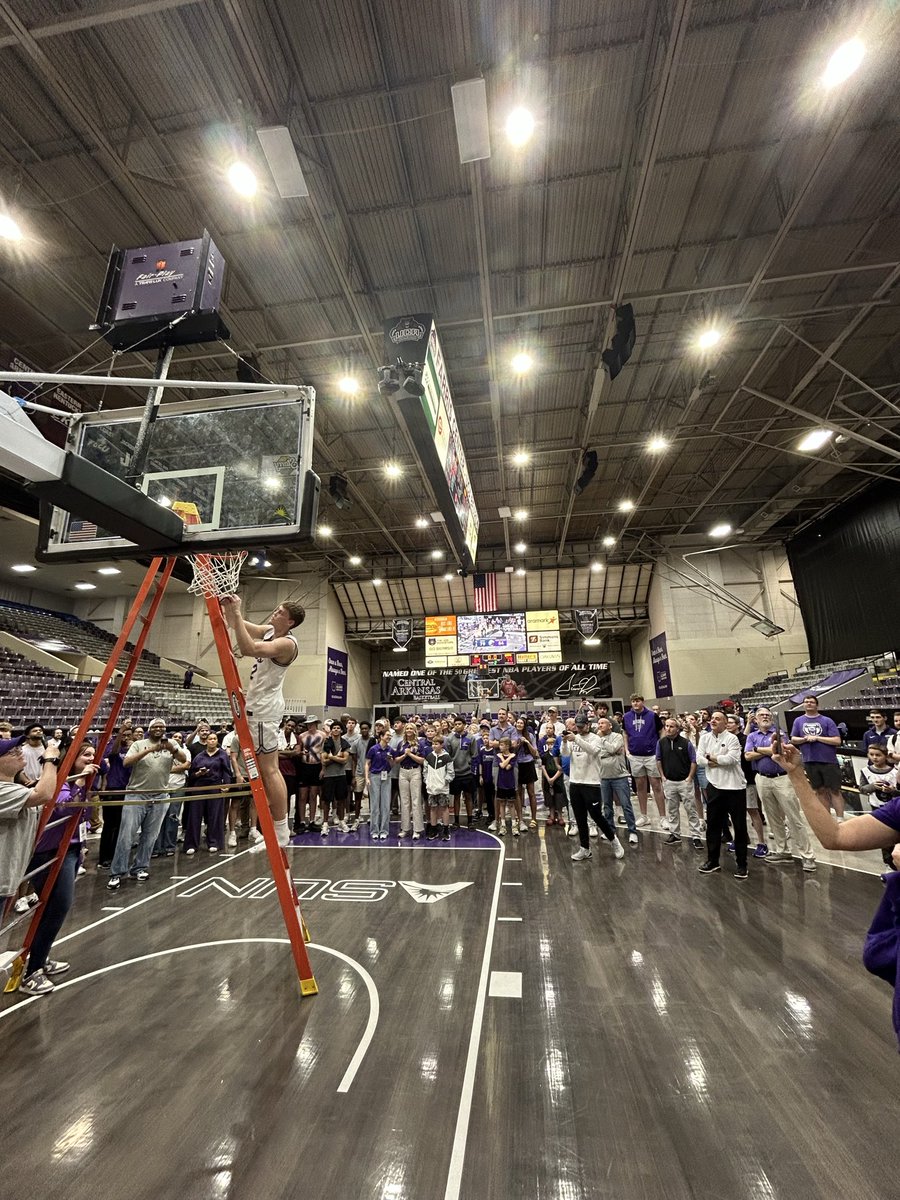 Sam Lane tweet media