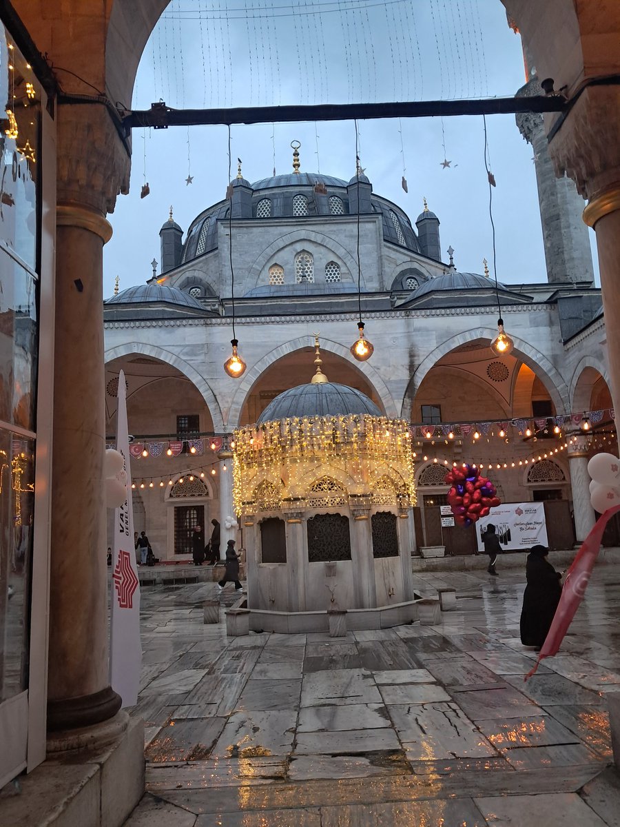 #üsküdar İstanbul 
Yağmurlu bir iftar saati