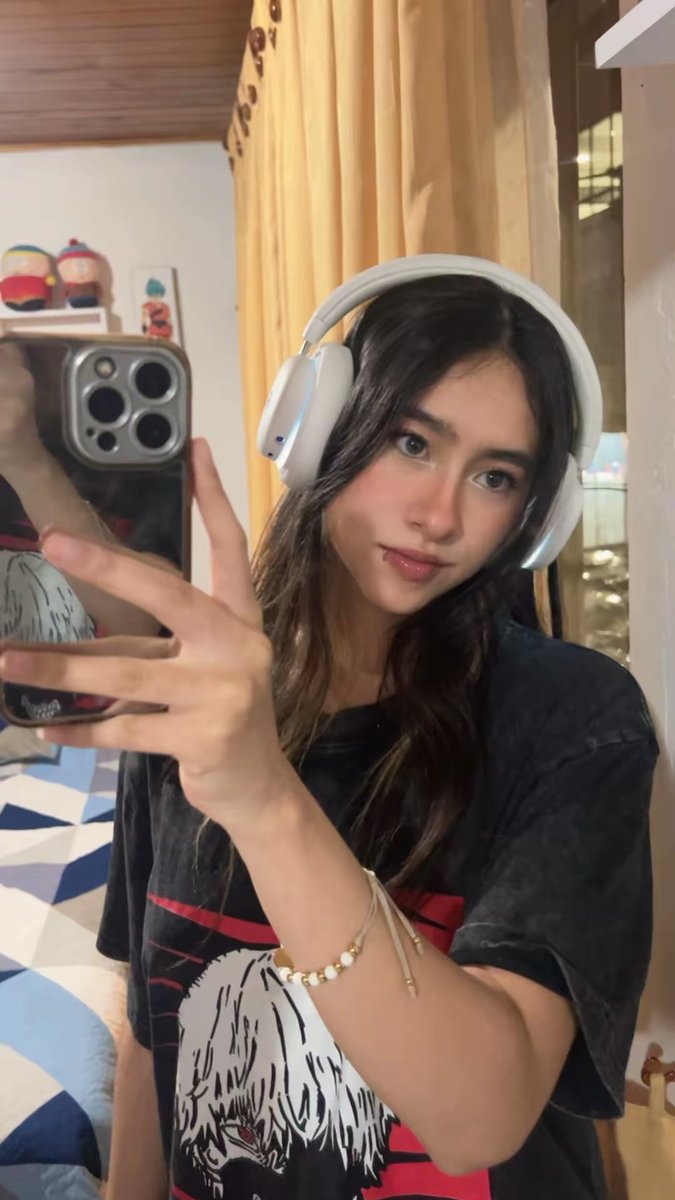 LauraaTula tweet media