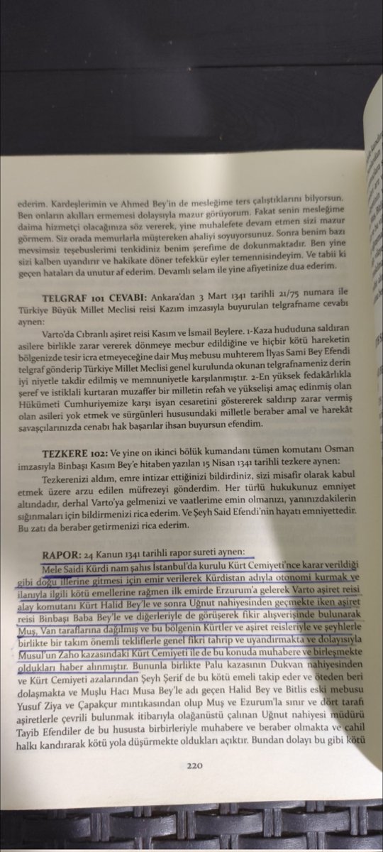 Hemawend's tweet photo. #Bediüzzaman Said-i Kürdi sadece bir İslam Alimi mi, yoksa aynı zamanda Kürt Milli/Ulusal Hareketi'nin önemli aktörlerinden biri mi?

🔴ALGILAR DEĞİL BELGELER KONUŞUYOR!

"24 Kanun 341 tarihli rapor sureti aynen: Mele Said-i Kürdi İstanbul'da kurulu Kürt Cemiyetince karar verildiği gibi doğu illerine gitmesi için emir verilerek Kürdistan adıyla otonomi kurmak ve ilanıyla ilgili kötü emellerine rağmen ilk emirde Erzurum'a gelerek Varto aşiret reisi alay komutanı Kürt Halid Bey'le(Xalit Begê Cîbîrî) ve sonra uğnut nahiyesinde geçmekte iken aşiret reisi binbaşı Baba Bey'le ve diğerleri ile görüşerek..."
👇👇