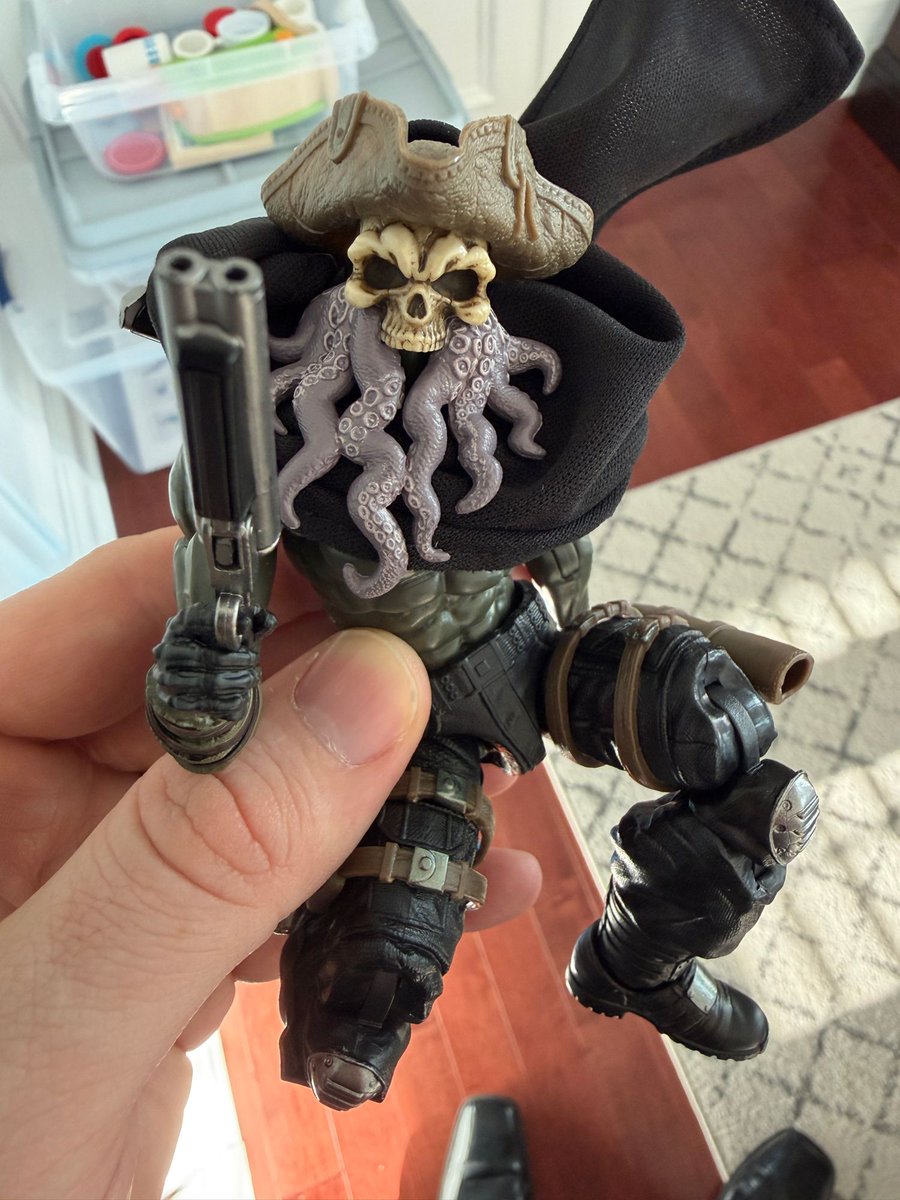 preternia tweet media