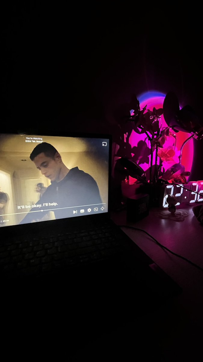 каролина༺♡༻ tweet media