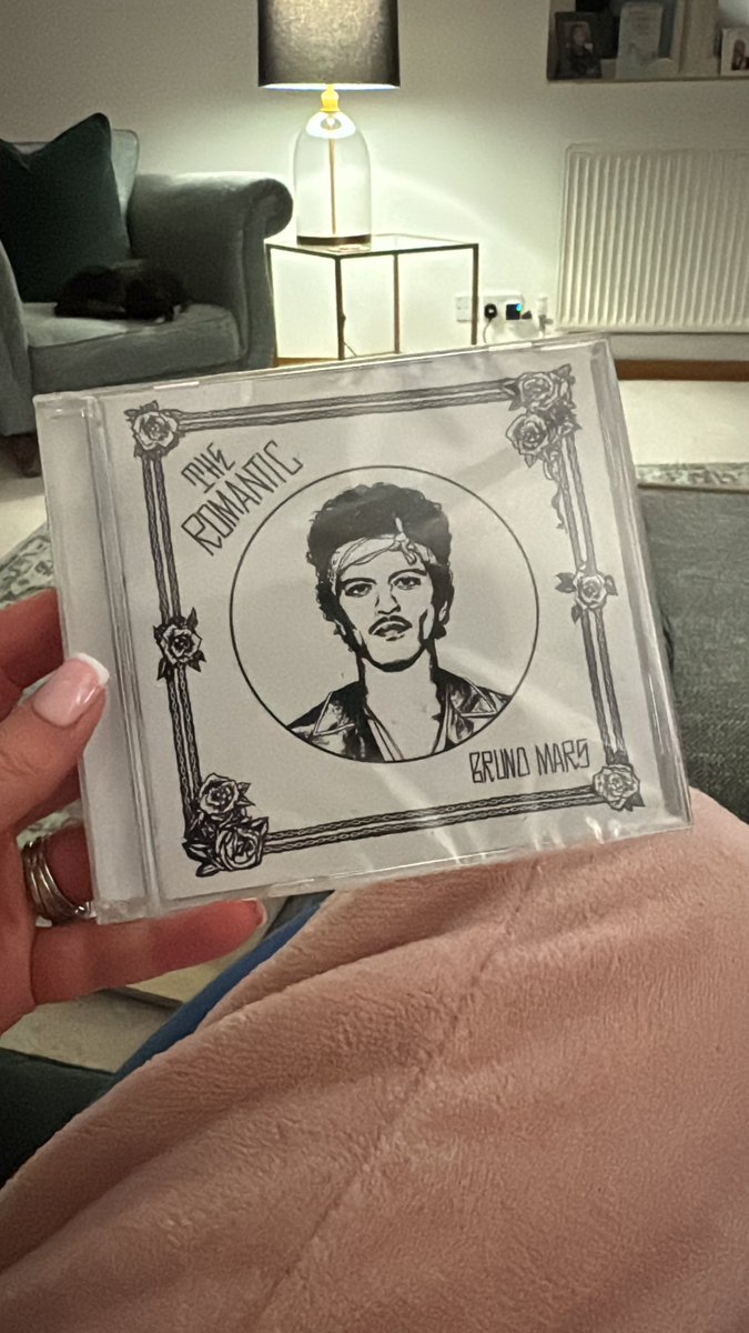 Kez25_2000's tweet photo. @BrunoMars Hello! 🎵 ❤️‍🔥 https://t.co/WG9A3B0wsJ