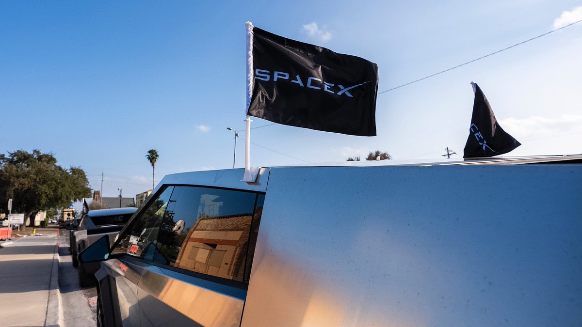 StarbaseTX tweet media