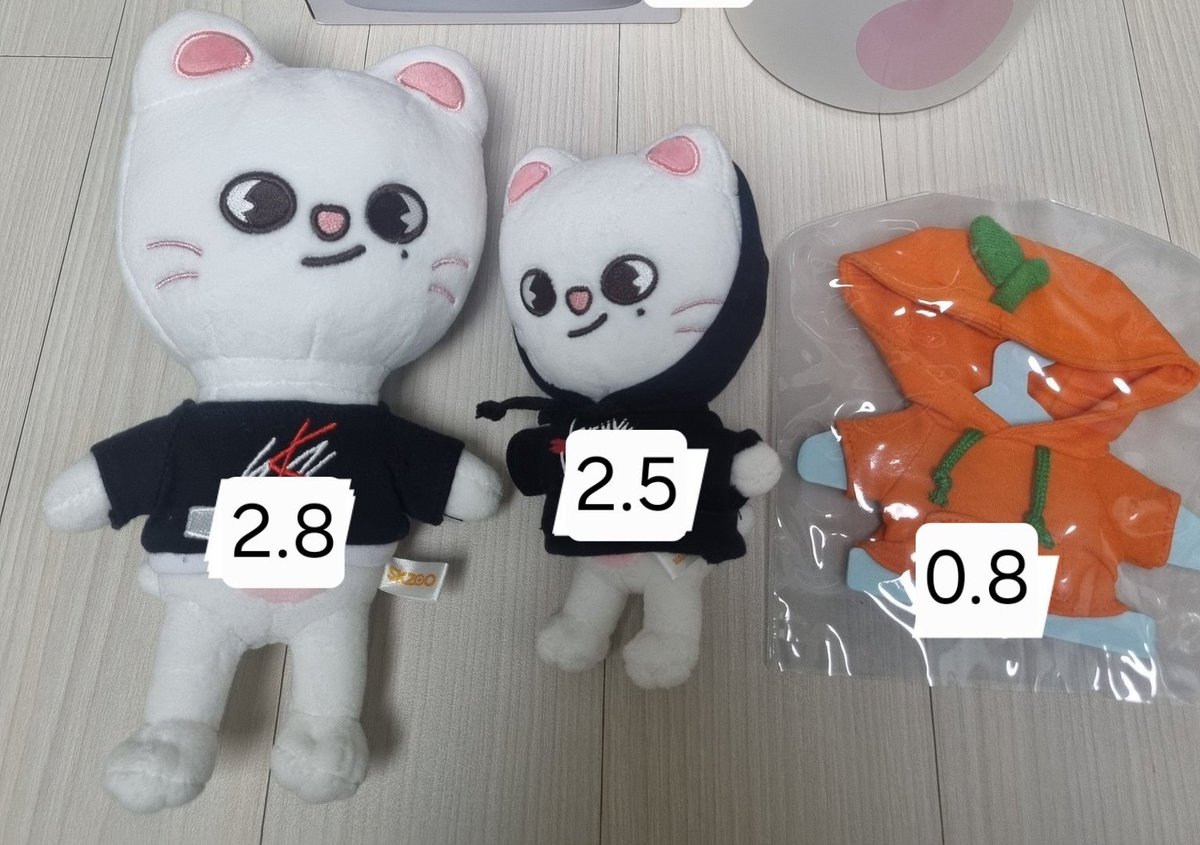 y93322828's tweet photo. 지니렛 인형 양도합니다

오리지널지니렛 2.8
미니지니렛 2.5
귤옷 0.8
아가럿파우치 1.8

운미포
전시O 세탁X 외출X 

스트레이키즈 스키즈 스키주 현진 지니렛 straykids skz skzoo jiniret https://t.co/fedmA1orP8
