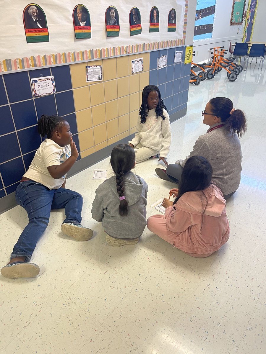 𝕋ℍ𝔼 𝔸𝕡𝕣𝕪𝕝 𝕎𝕙𝕚𝕥𝕖, 𝕄. 𝔼𝕕 🍎 tweet media