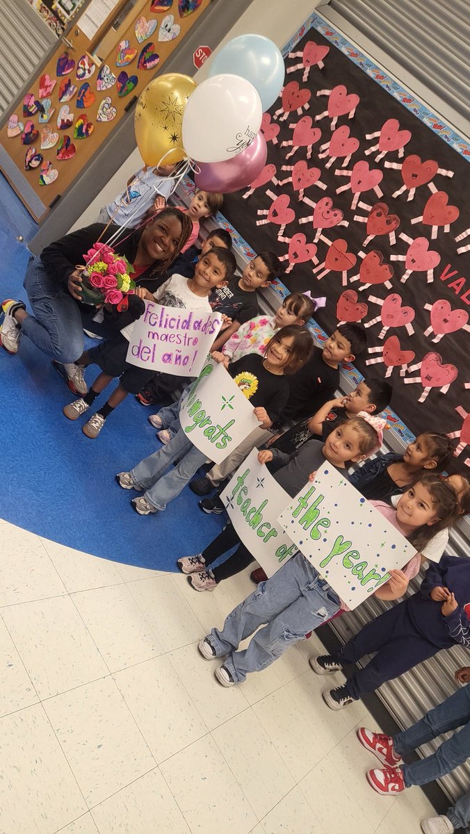 𝕋ℍ𝔼 𝔸𝕡𝕣𝕪𝕝 𝕎𝕙𝕚𝕥𝕖, 𝕄. 𝔼𝕕 🍎 tweet media