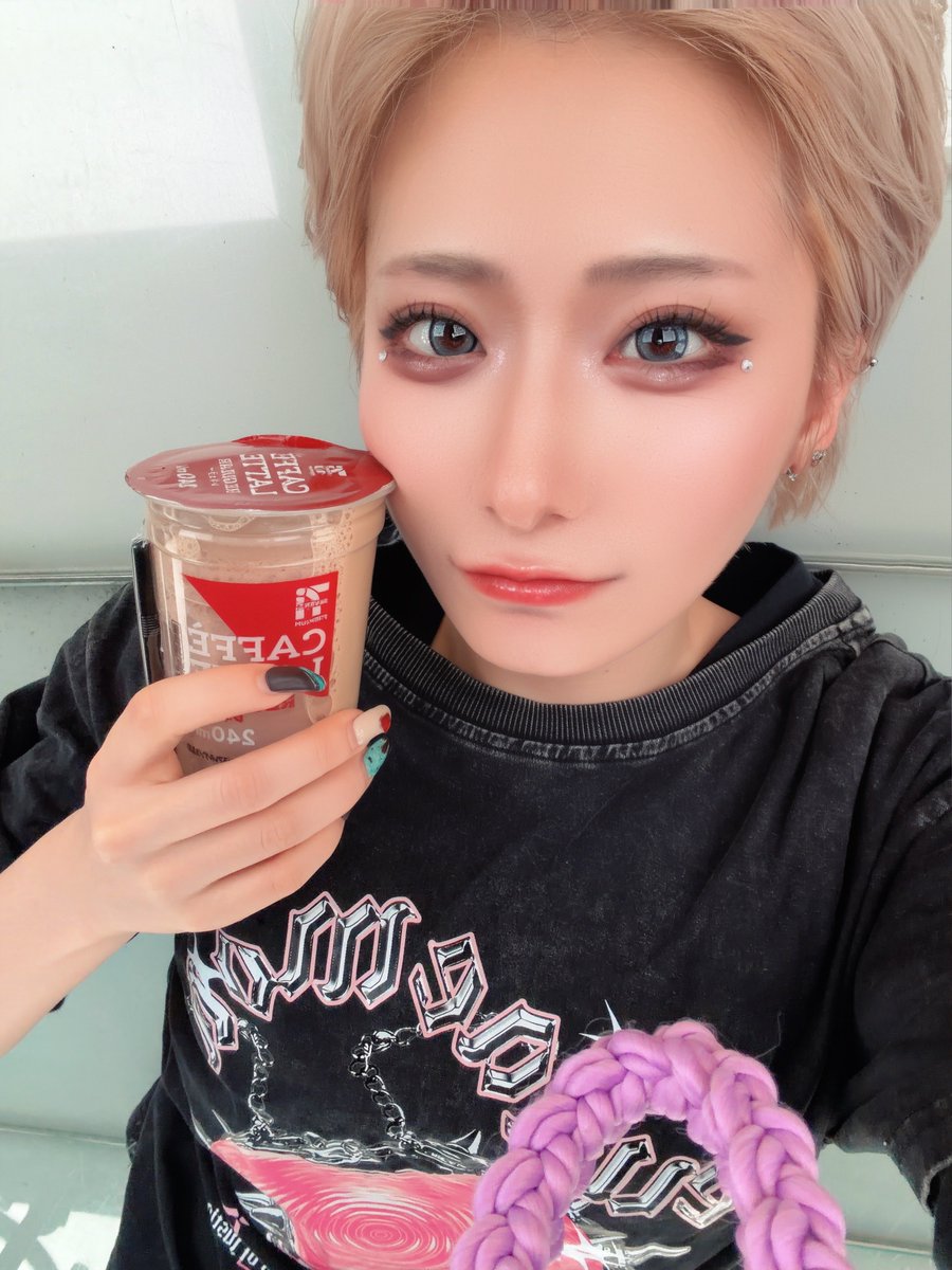 2月駆け抜けたー！3月もよろしくお願いします🙇‍♀️🙇‍♀️🙇‍♀️周年まではAB両チームの新曲練習でいっぱいいっぱいだったので、またしばらくは自分の練習に戻ります！とりあえず歌枠もっと覚えたいなぁ

 #バーレスク大阪  #北新地
 #ショークラブ