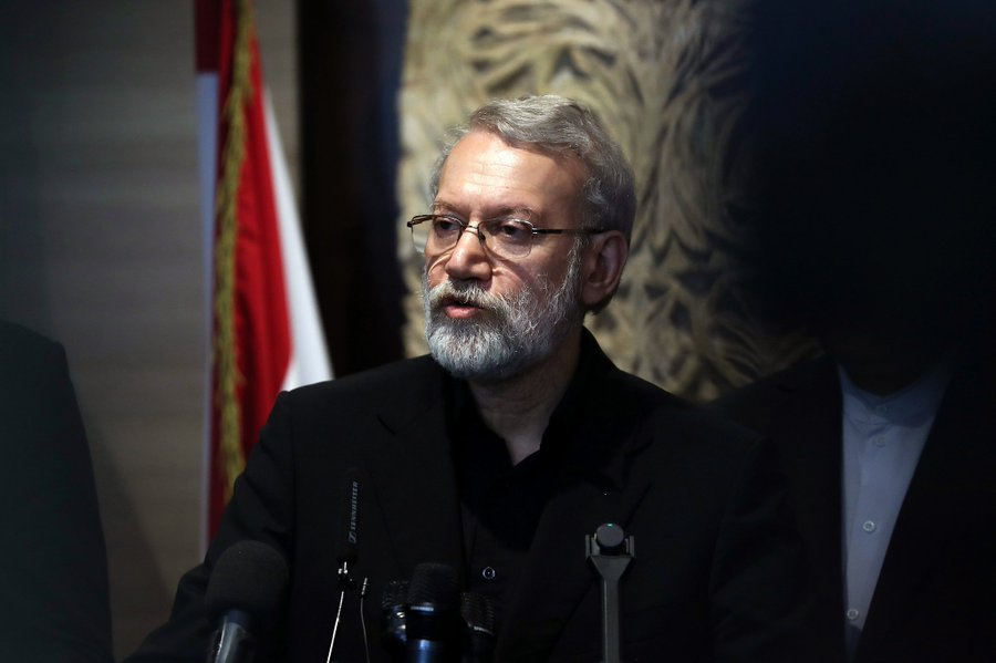 SoftWarNews's tweet photo. Sekretaris SNSC Iran Ali Larijani:

"Kami akan membuat para penjahat Zionis dan orang-orang Amerika yang tidak tahu malu menyesali perbuatan mereka. Para prajurit pemberani dan bangsa Iran yang agung akan memberikan pelajaran yang tak terlupakan kepada para penindas internasional yang keji."