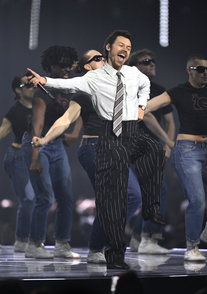 heycutelouie's tweet image. Mientras uno esté vivo, uno debe de amar a Harry Styles lo más que pueda