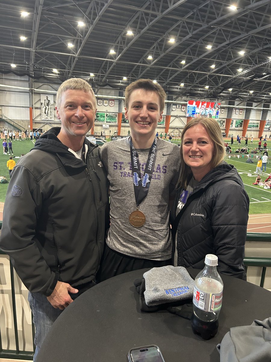 Derek Burnstad tweet media