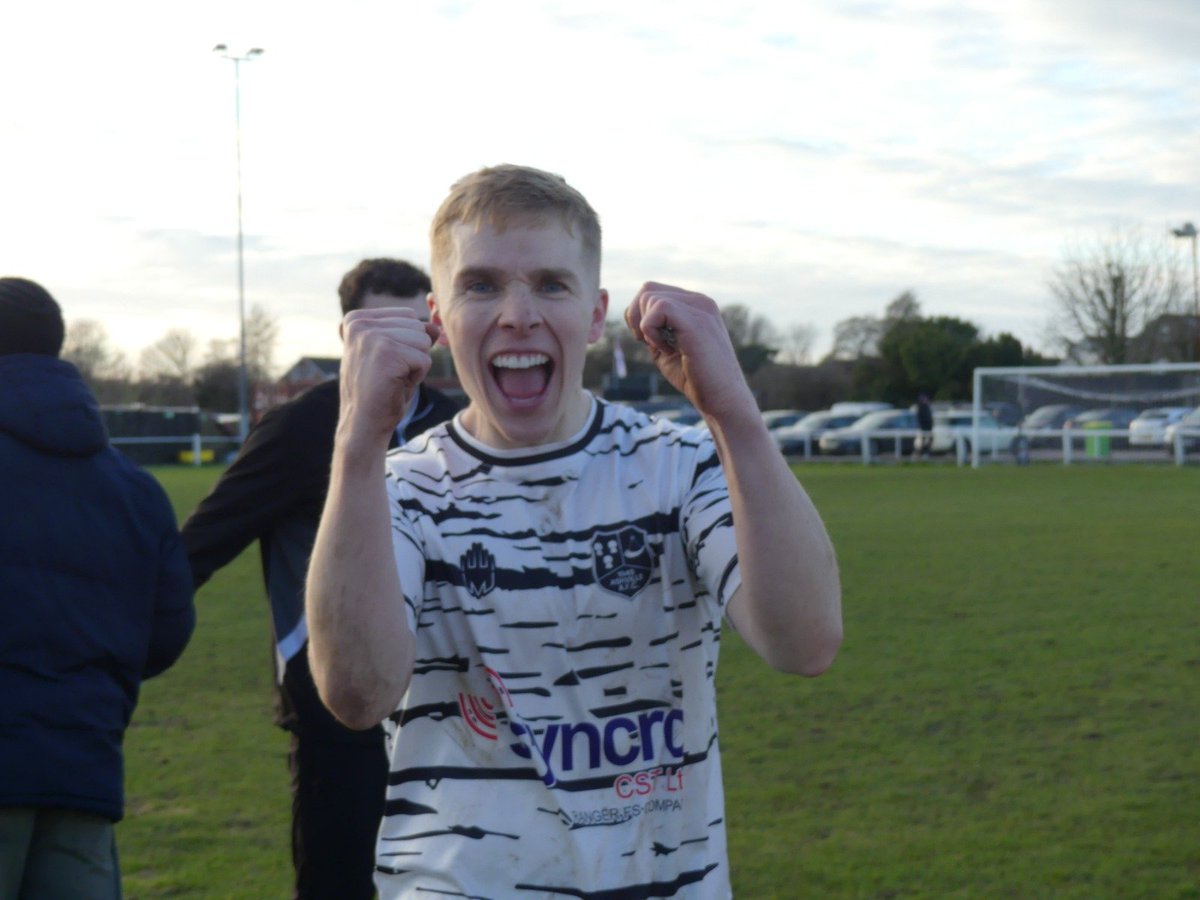MylesEd36401623's tweet photo. Some of my favourite pictures that I took from today's @AshvilleFC game against Eccleshall! 🤍🖤

What a result, get in lads 💪💪

#utv https://t.co/fVrAhbubBs