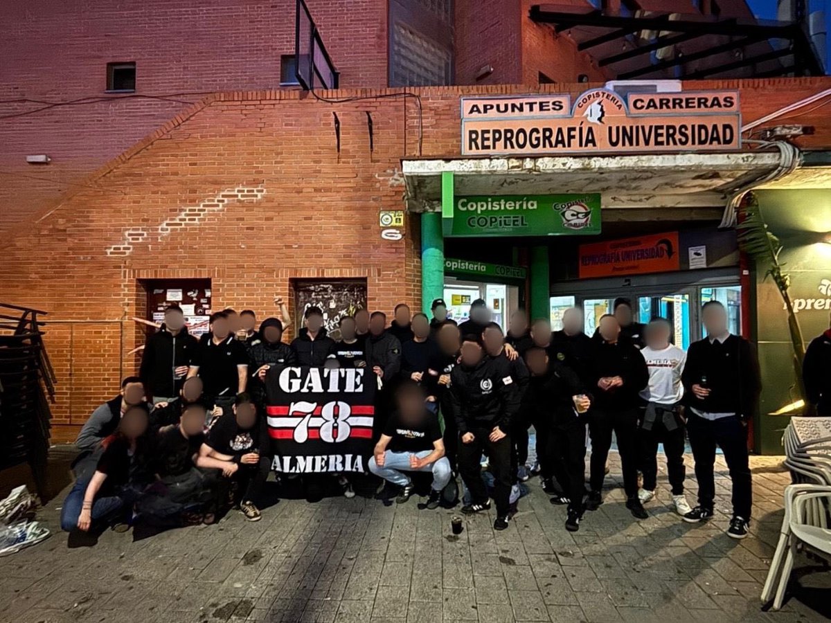 Albacete BP - UD Almería.

Seguimos sumando kilómetros pese a los horarios infames.

Destacamos la conexión entre el grupo y la afición en general. Esperamos que en El Mediterráneo se repita la situación y logremos contagiar a todo el estadio.