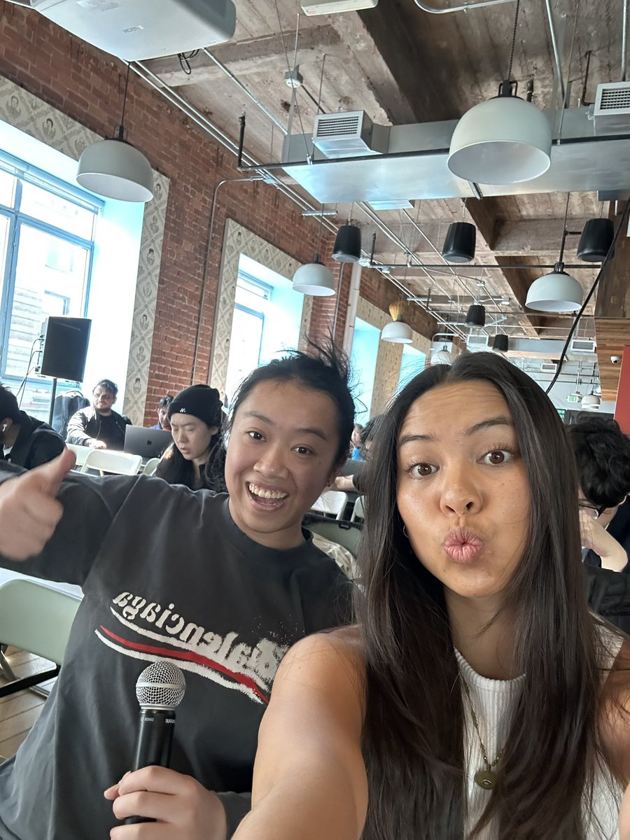 sophia tweet media