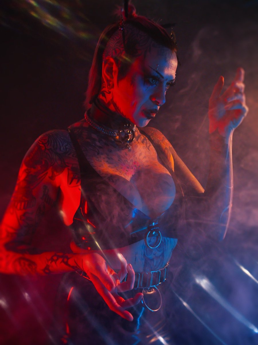 vizrodmedia's tweet photo. @vizrodmedia X @LexiMalevolent πΈπ₯ππ€π» #letsshoot #gothgirls #alternativephotography #modelphotoshoot https://t.co/LREOEf7oFV